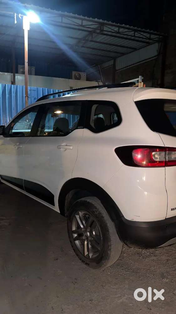 Renault Triber Rxz Only 15000-17000km Driven