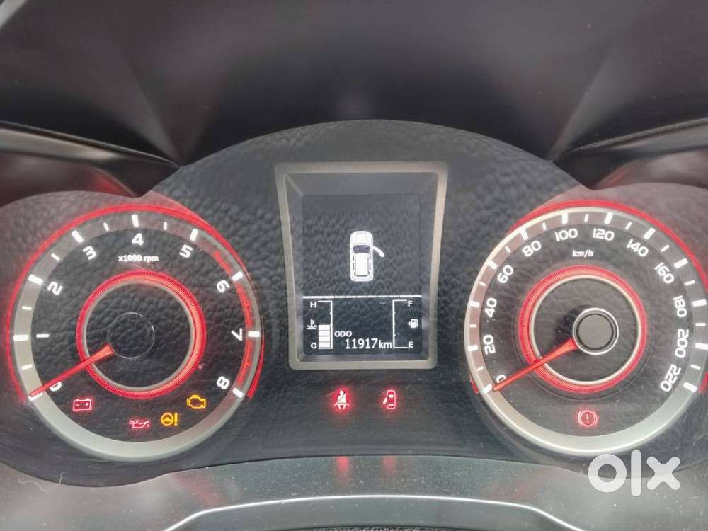 Mahindra Xuv300 W8, 2022, Petrol