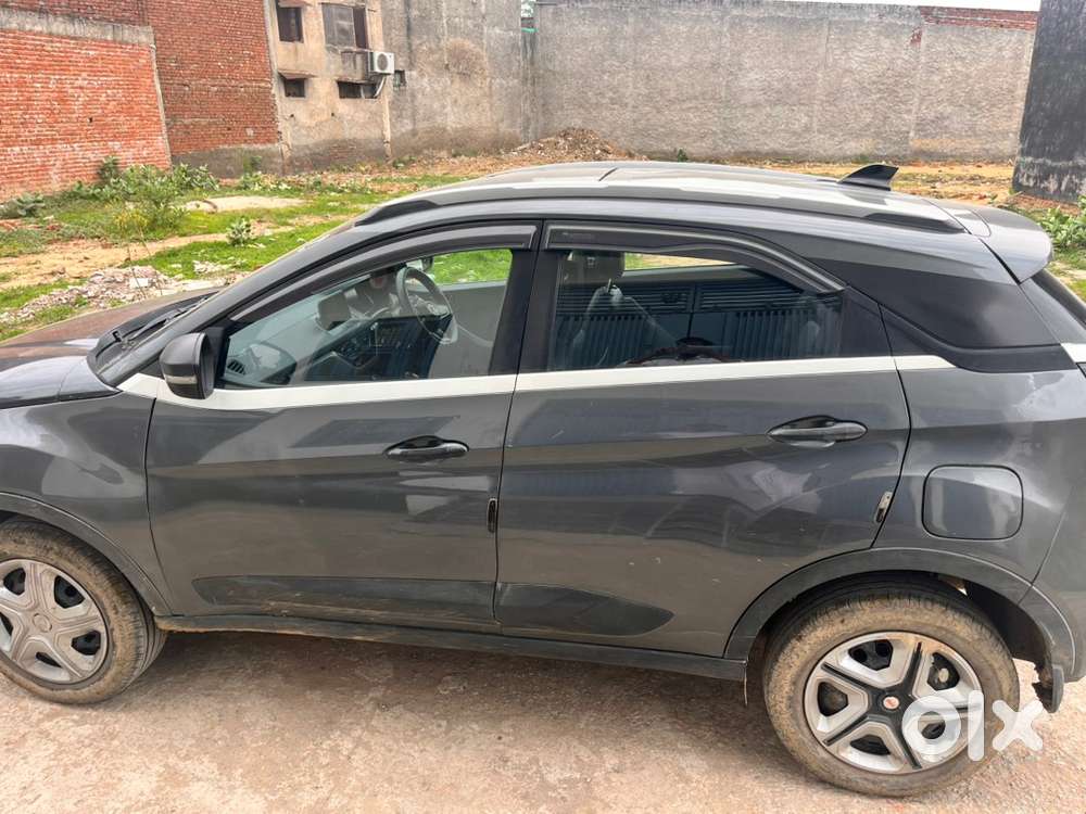 Tata Nexon 2023 Petrol