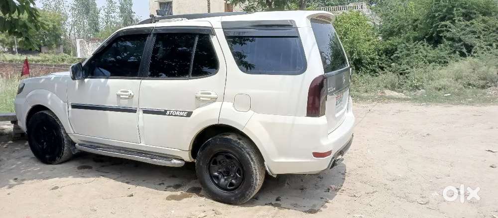 Tata Safari Storme 2013 Diesel 122000 Km Driven
