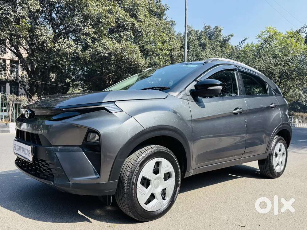 Tata Nexon, 2025, Petrol