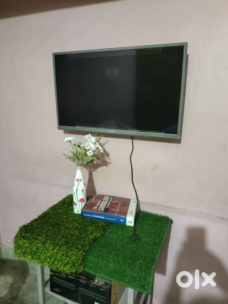 LLOYD LED TV 32 INCH