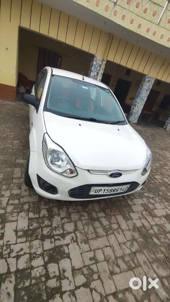 Ford Figo Petrol 2015