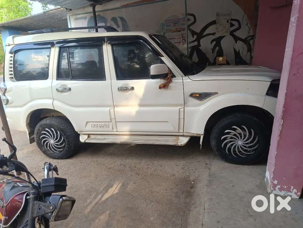Mahindra Scorpio Classic 2015 Personal Use 4 Tyre New Insurance New