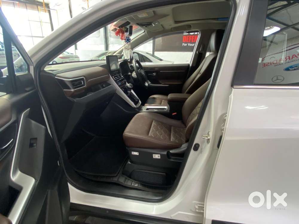 Toyota Innova Hycross 2.0 Zx Hybrid 7 Str, 2025, Petrol