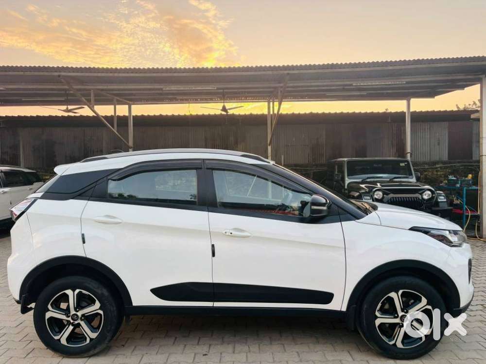 Tata Nexon 1.2 Revotron Xz Plus Premium, 2023, Petrol