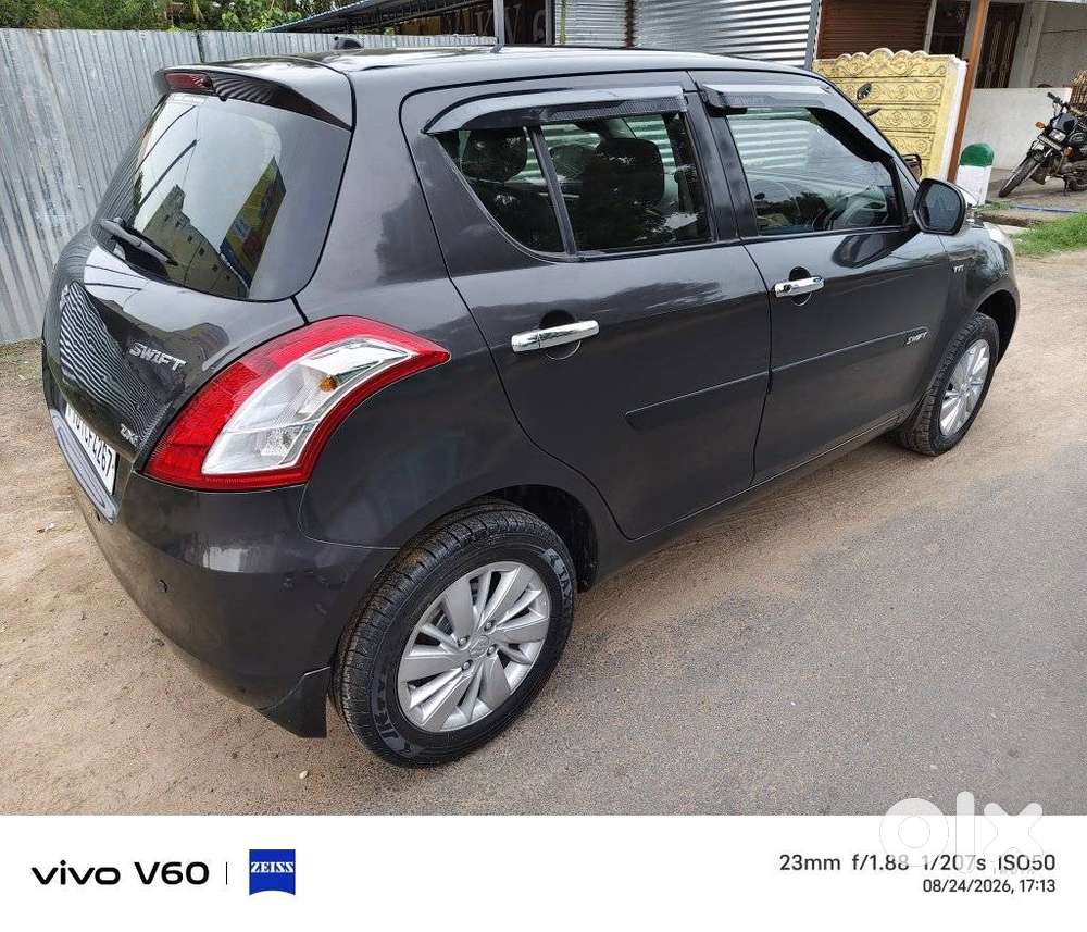 Maruti Suzuki Swift Zxi Bsiv, 2015, Petrol