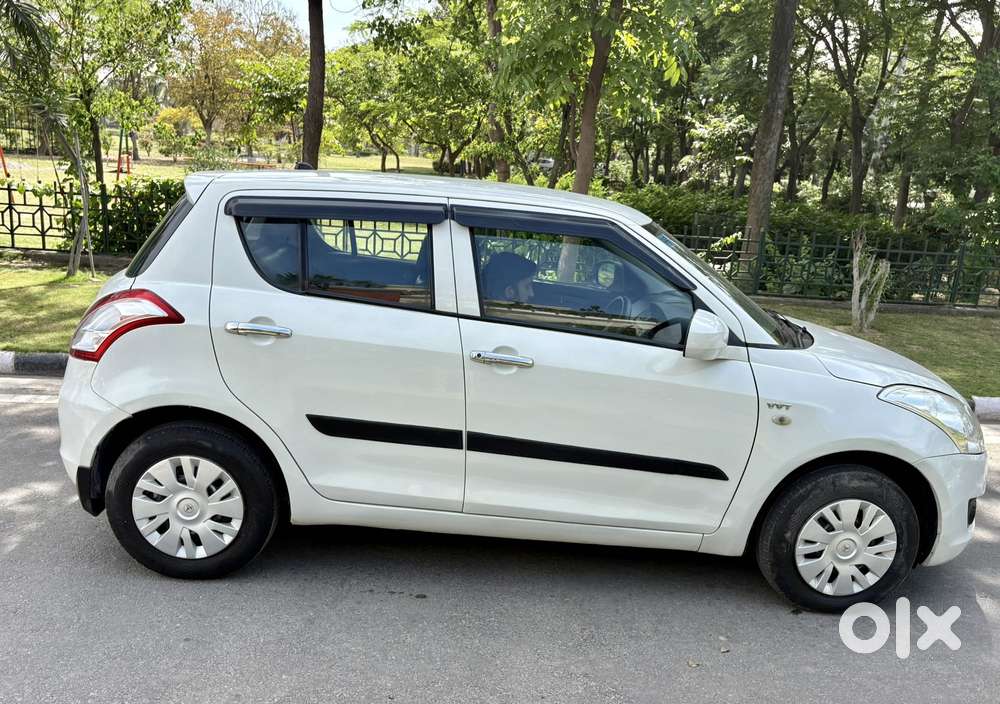 Maruti Suzuki Swift Lxi Optional-o, 2011, Petrol