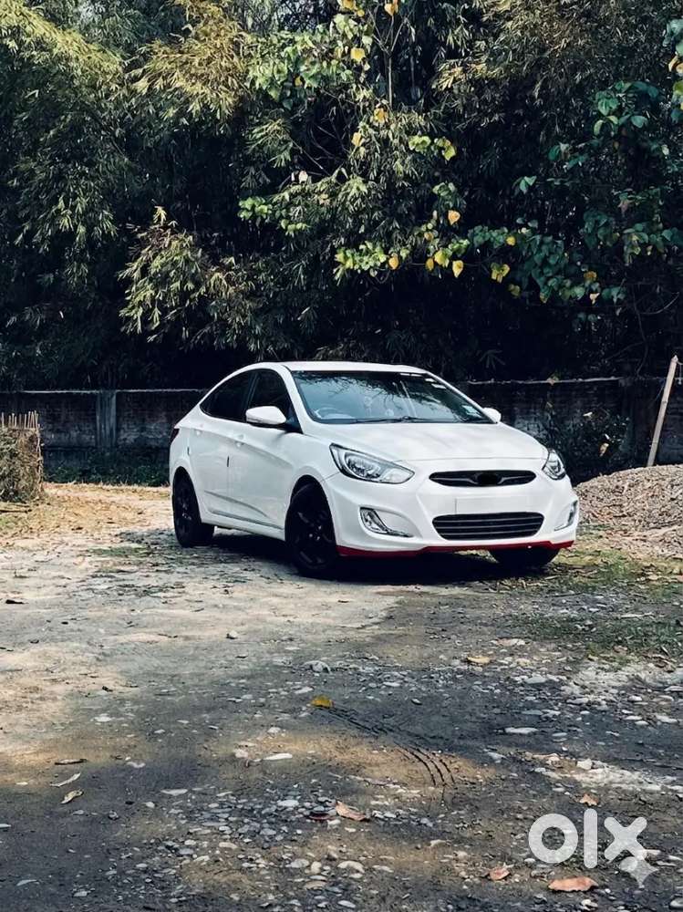 Hyundai Verna 2011 Manual Petrol