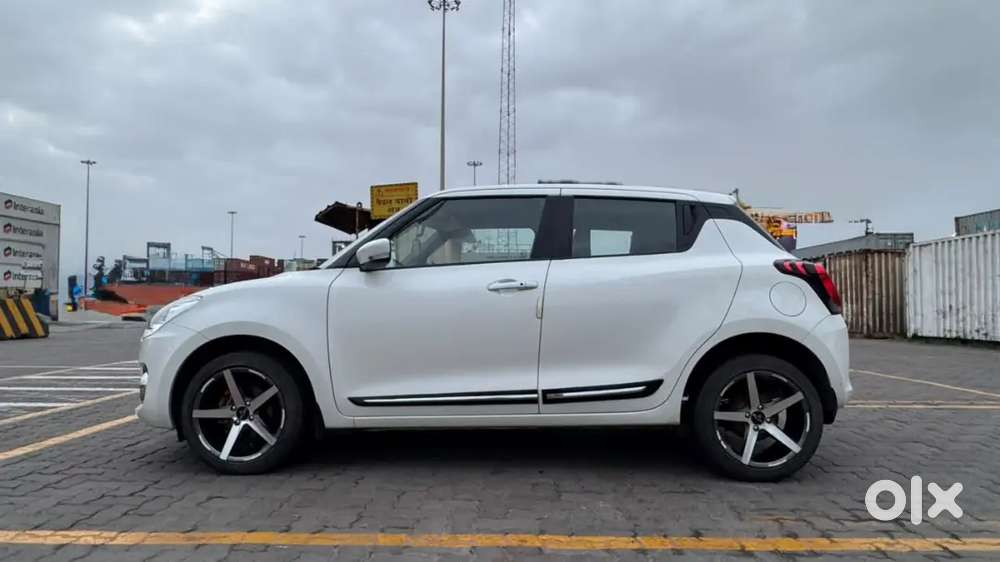 Maruti Suzuki Swift 2023 1st Petrol Manual