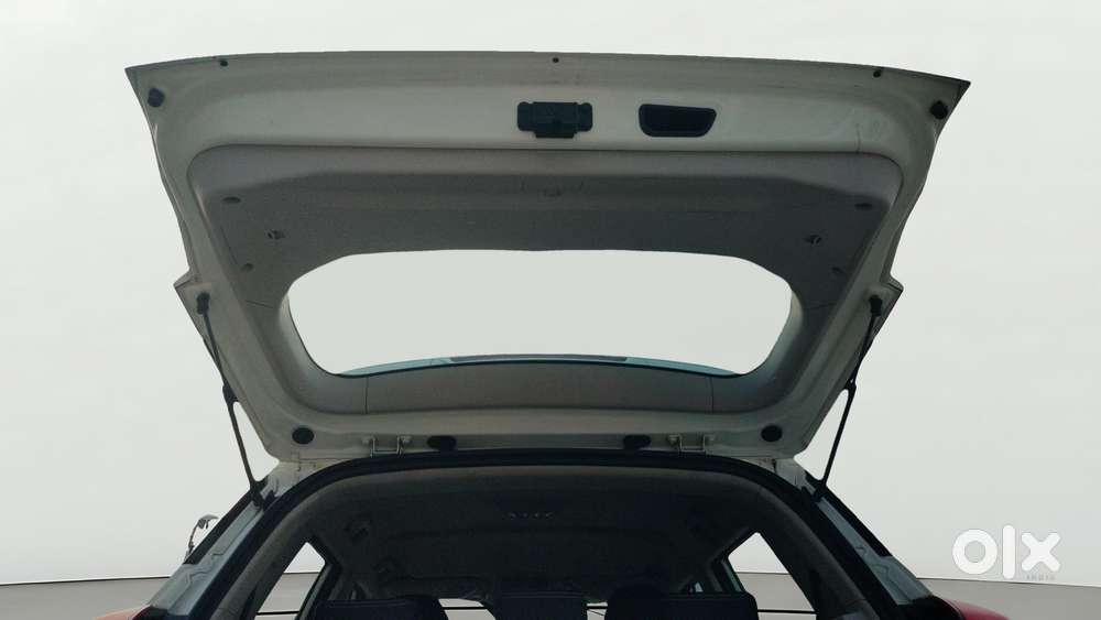 Mahindra Xuv300 W8 Amt Diesel, 2020, Diesel