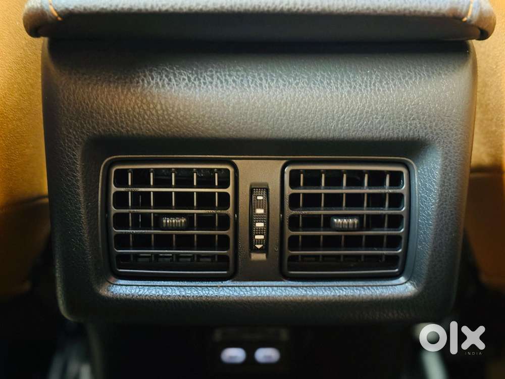 Toyota Camry Hybrid, 2025, Electric