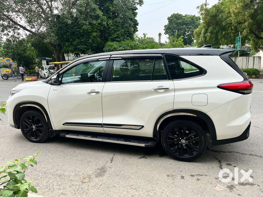 Toyota Innova Hycross 2.0 Zx (o) Hybrid 7 Str, 2026, Cng & Hybrids