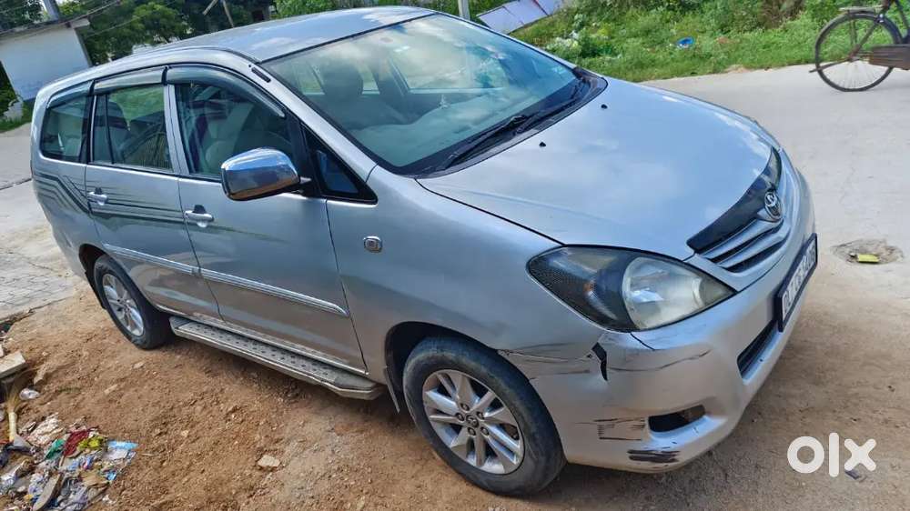 Toyota Innova 2009 Diesel 300000 Km Driven