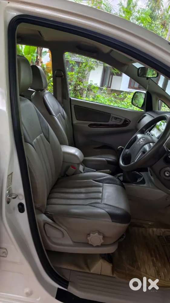 Toyota Innova 2014 Diesel Well Maintained