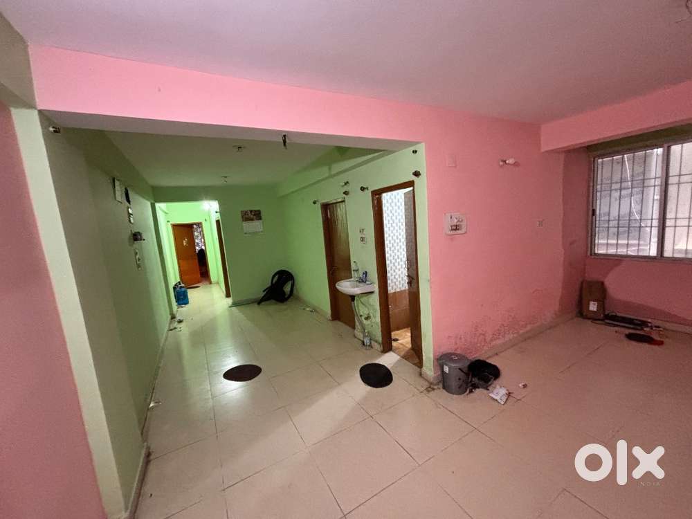 2bhk .. 1 room 1big hall 1 kitchen .1 bathroom 1 balcony fully indepen