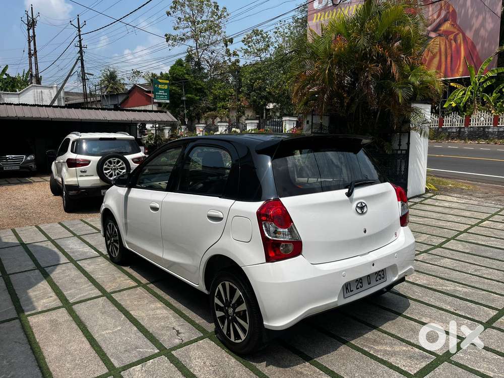 Toyota Etios Liva 1.2 Vx Dual Tone, 2018, Petrol