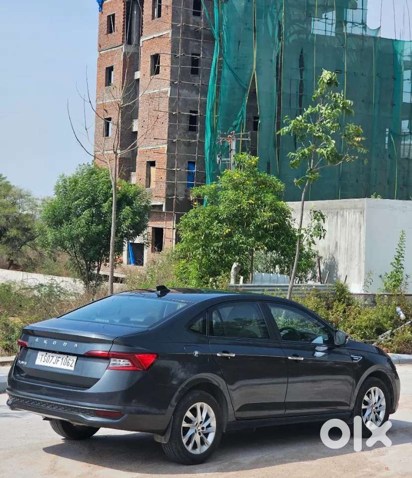 Skoda Slavia Ambition 1.0l Tsi At, 2022, Petrol