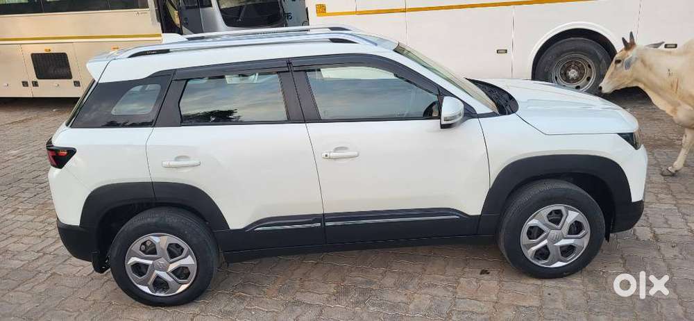 Maruti Suzuki Brezza 1.5 Lxi Cng, 2023, Cng & Hybrids