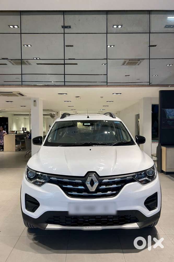 Renault Triber Rxt, 2025, Petrol