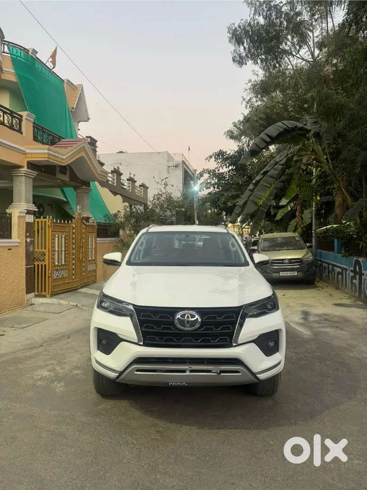 Toyota Fortuner 2023 Diesel 31800 Km Driven