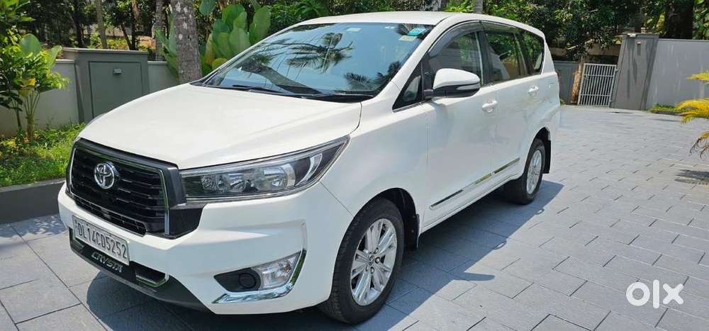 Toyota Innova Crysta 2017 Diesel 95000 Km Driven
