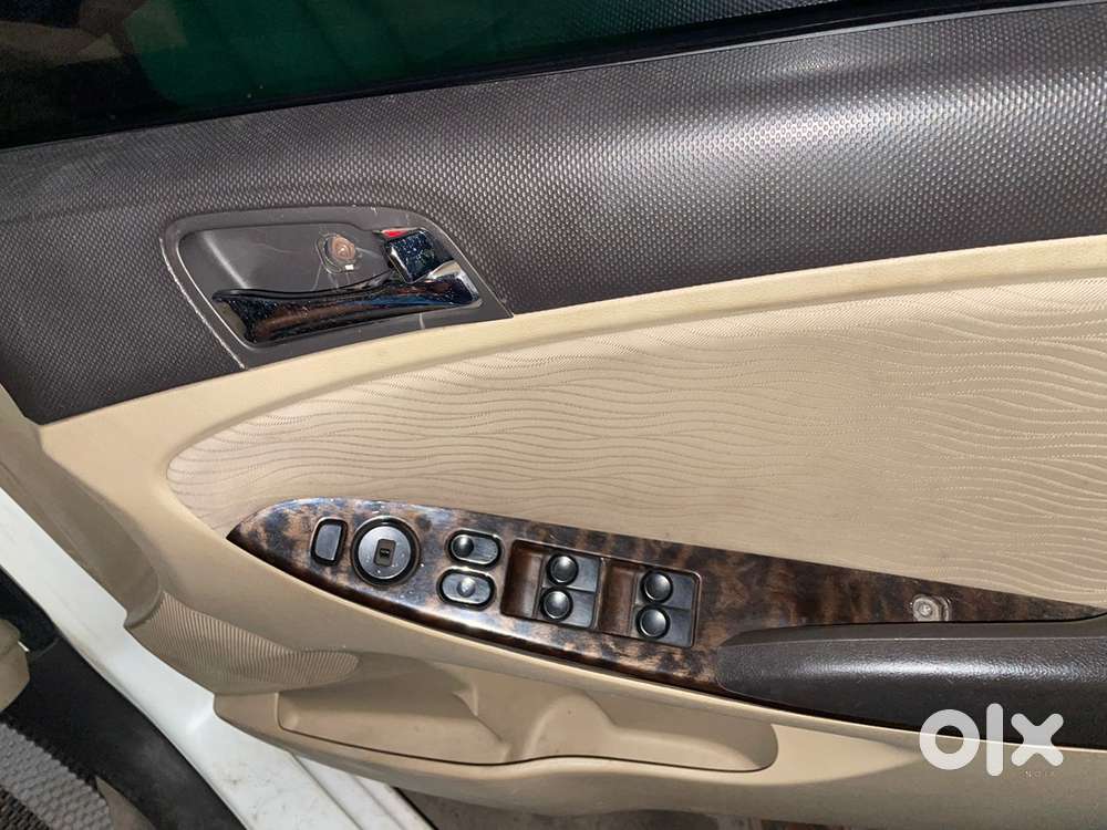 Hyundai Verna 2012 Petrol Manual