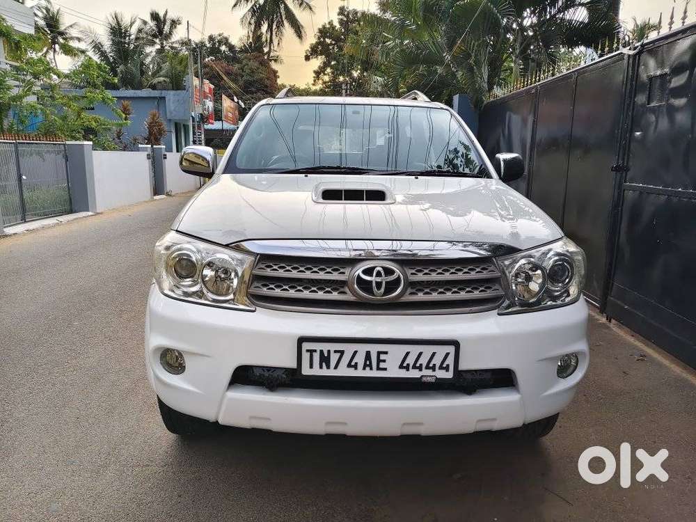 Toyota Fortuner 3.0 4x4 Manual, 2011, Diesel
