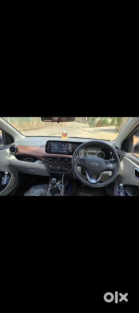 Title: Hyundai Aura 2023 Top Model | Single Owner | New Tyres