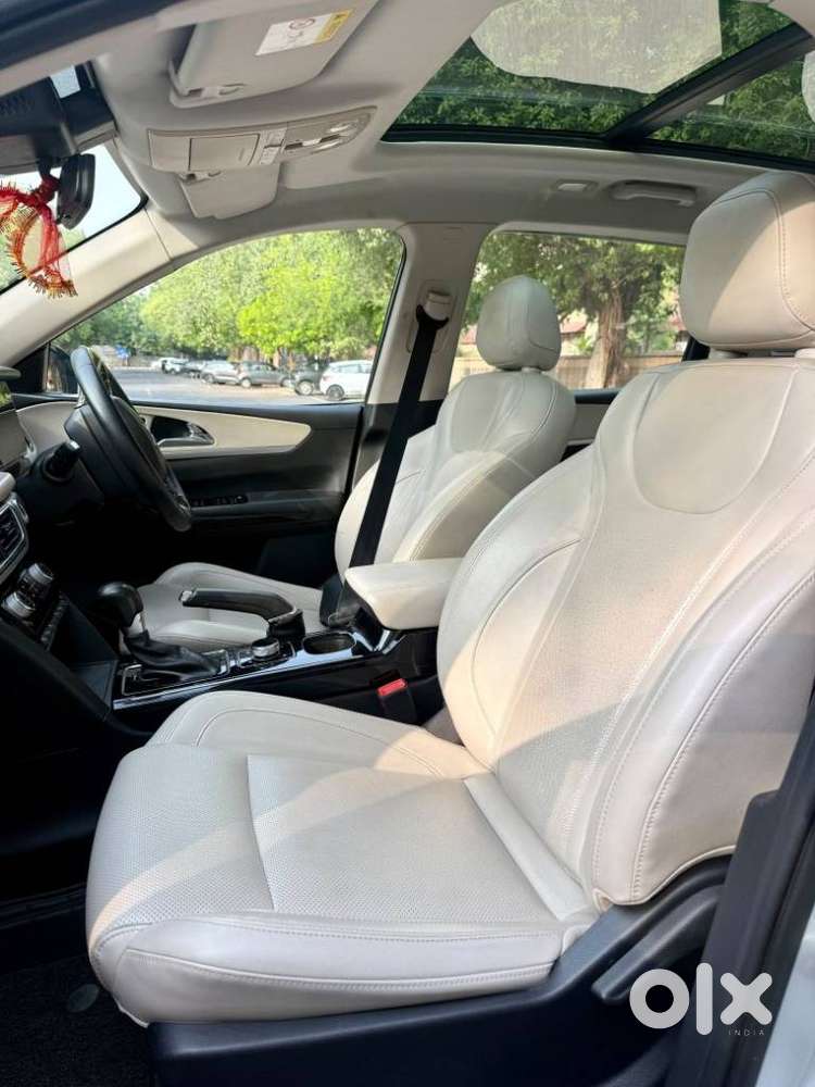 Mahindra Xuv700 2.0 Ax 7 Petrol At Str, 2022, Petrol