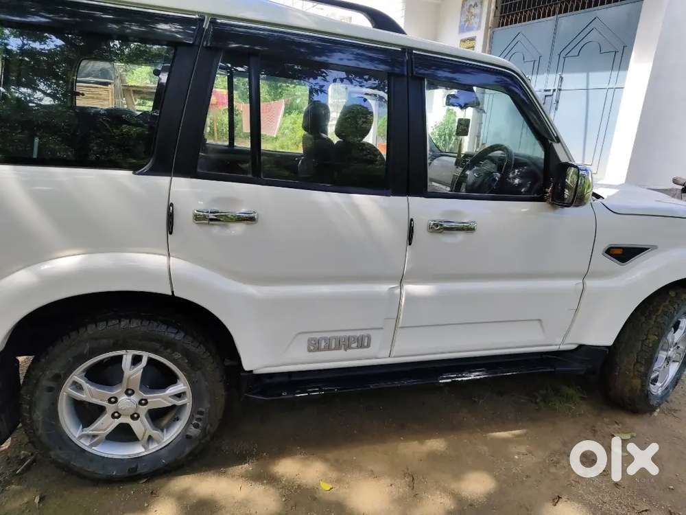 Mahindra Scorpio Classic 2016 Diesel 80000 Km Driven
