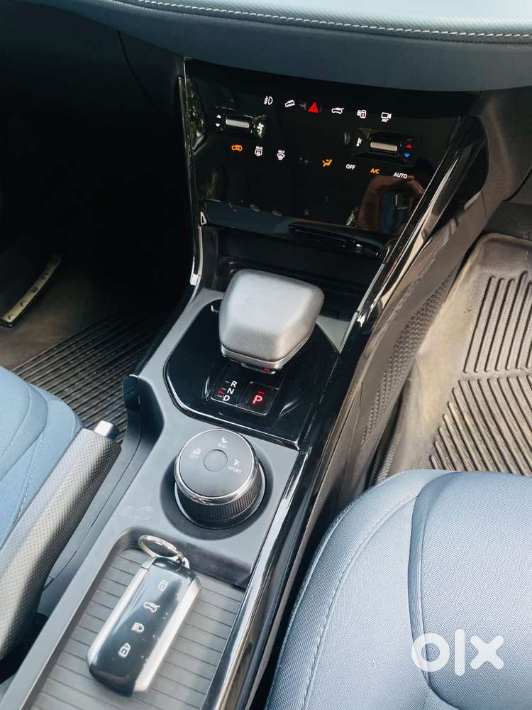 Tata Nexon Creative Plus S 1.2 Revotron Petrol 7dca, 2025, Petrol