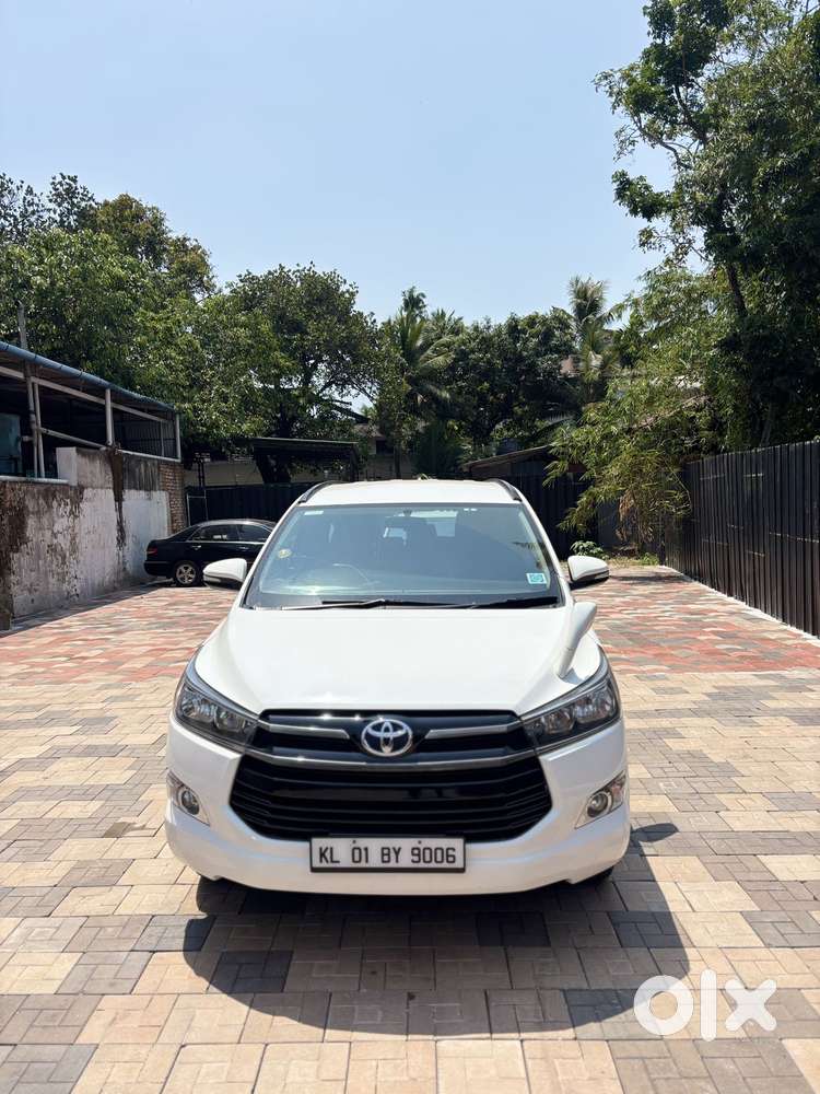 Toyota Innova Crysta 2.8 Gx At 8s, 2016, Diesel