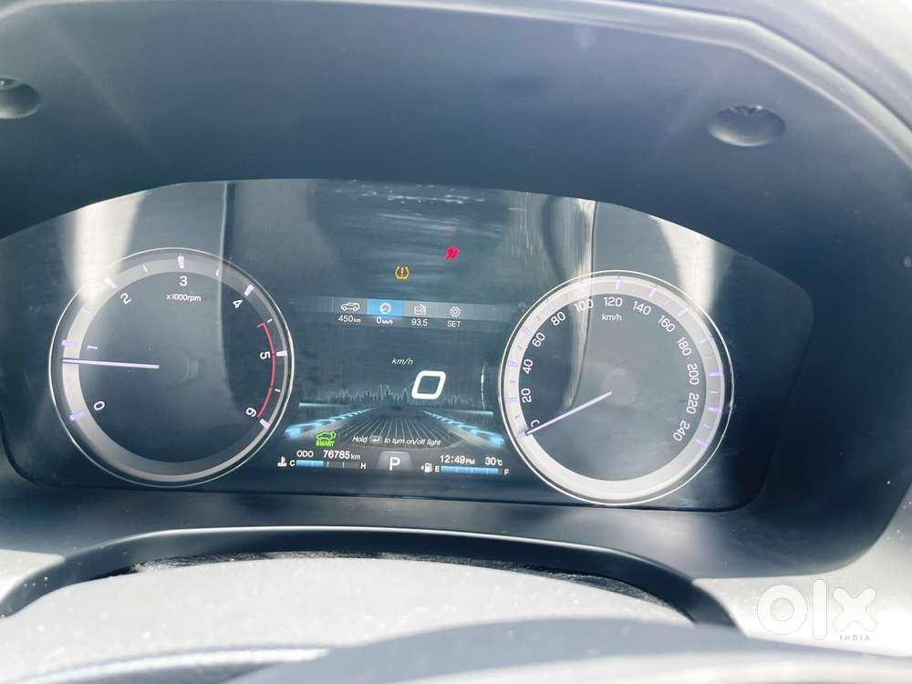 Mahindra Alturas G4 4wd At, 2019
