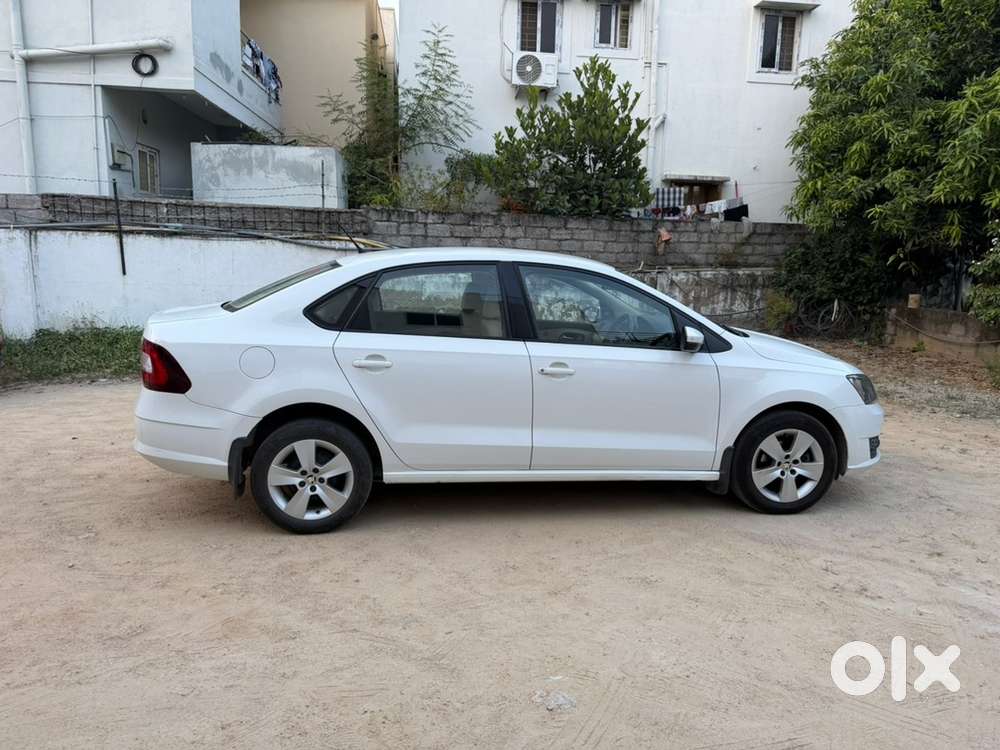 Skoda Rapid 2021 Petrol