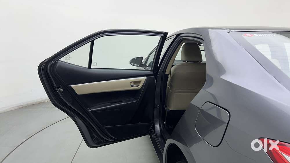 Toyota Corolla Altis 1.8 Gl, 2015, Petrol