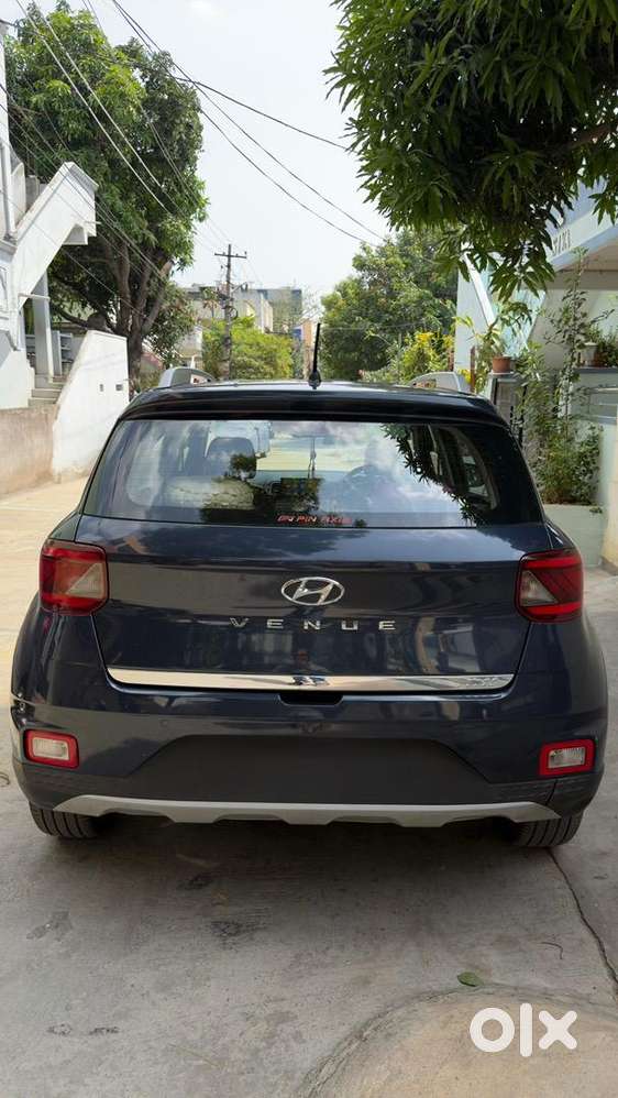 Hyundai Venue 2020 Petrol 64100 Km Driven