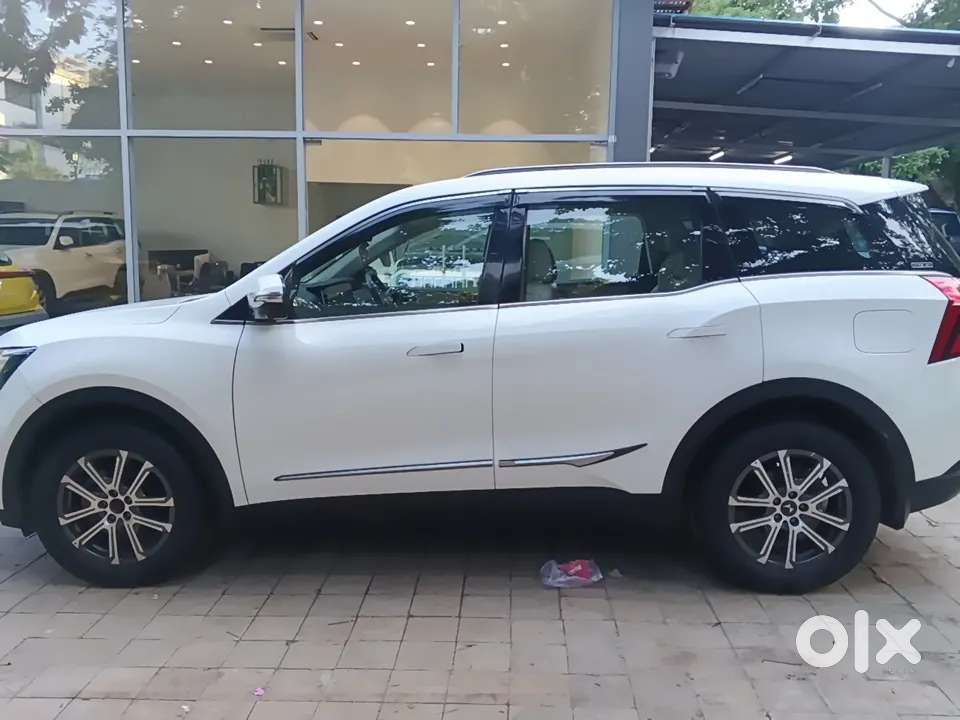Mahindra Xuv700 2.2 Ax 7 Diesel Mt Luxury Pack Str, 2025, Diesel