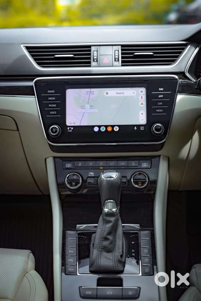 Skoda Superb L&k 2.0 Tdi At, 2023, Petrol