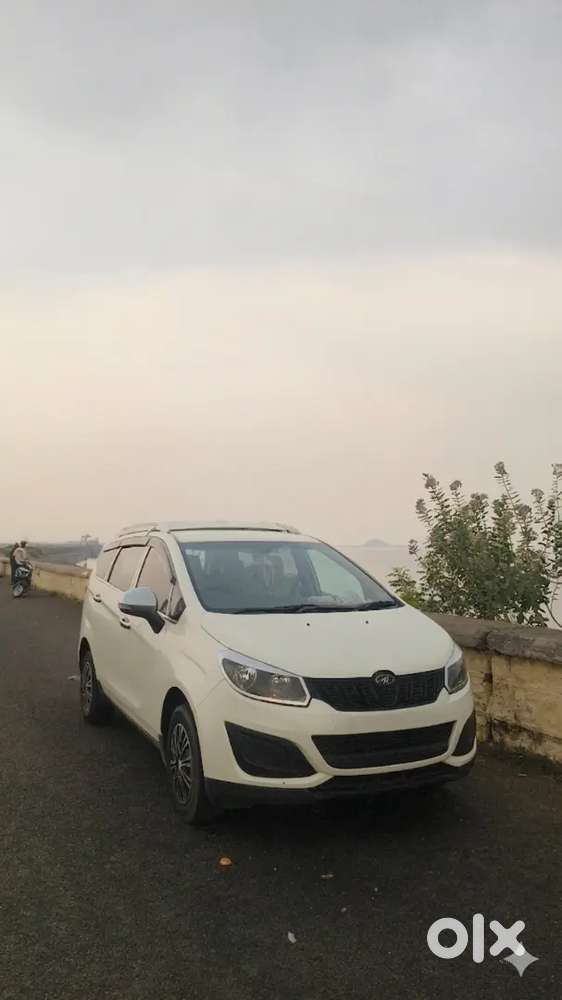 Mahindra Marazzo