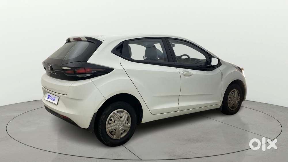 Tata Altroz 1.2 Xe, 2021, Petrol