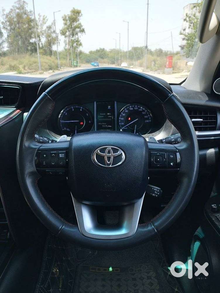 Toyota Fortuner Legender 4x2 At 2.8, 2024, Diesel