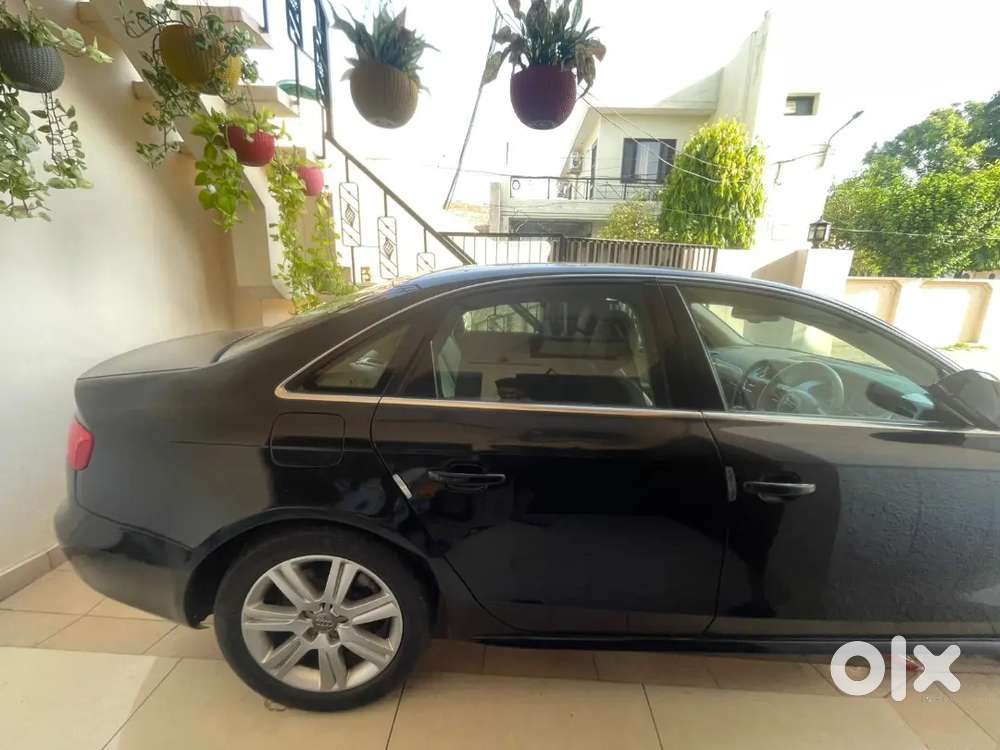 Audi A4 Diesel Automatic 95000 Km Driven 2012