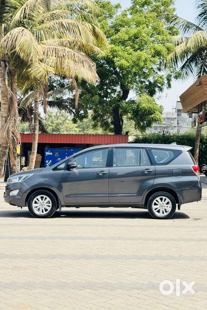 Toyota Innova Crysta [2016-2020] 2.4 Gx At 8 Str, 2017, Diesel