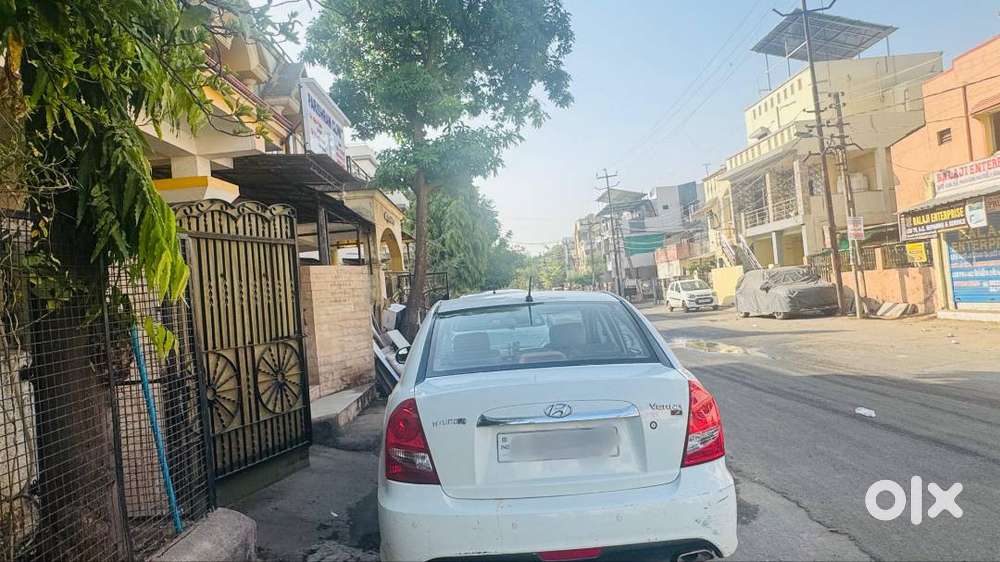 Well-maintained Hyundai Verna 2011 Sx Petrol,single Owner,doctor Drive