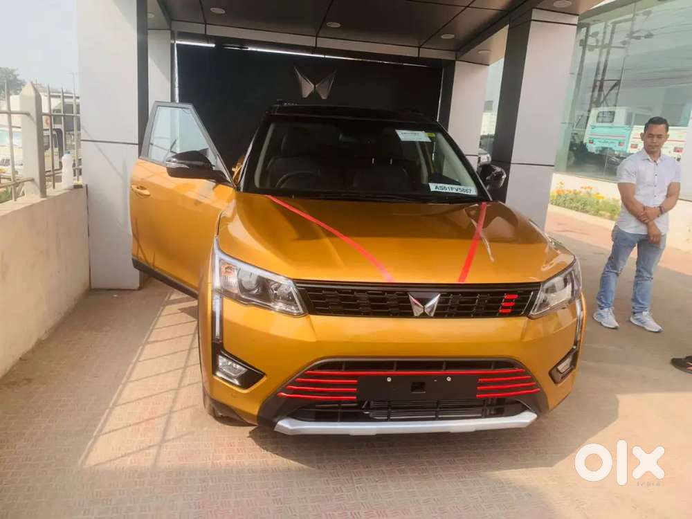 Dual Tone, Turbocharger Petrol Xuv 3oo W8, Sunruf
