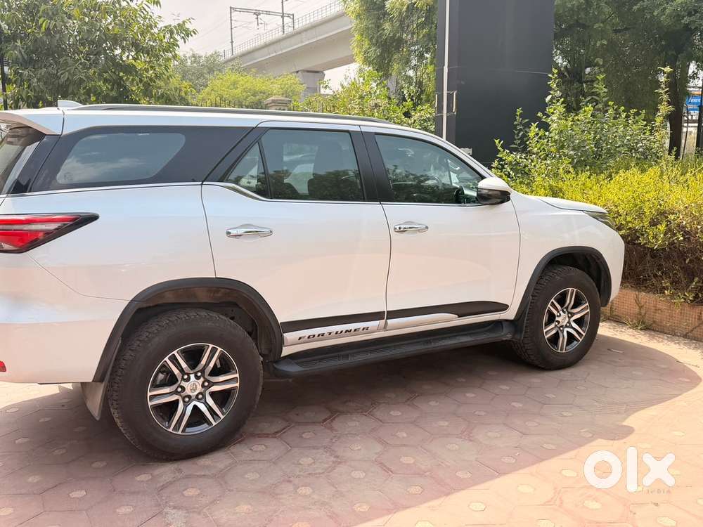 Toyota Fortuner Petrol 2024 Automatic 4x2