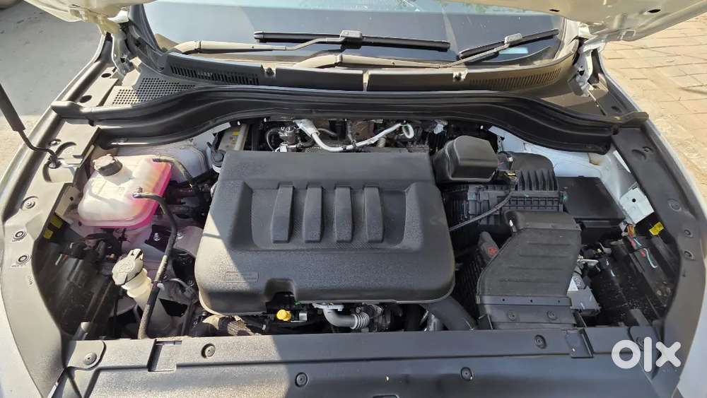 Mahindra Xuv700 2025 Diesel 30000 Km Driven