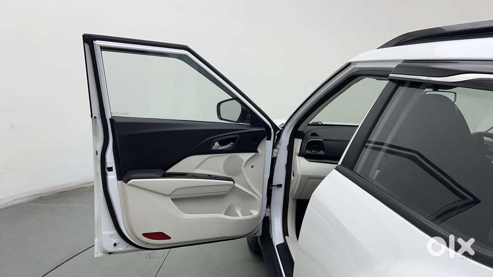 Mahindra Xuv 3xo Ax5 Ds Mt, 2024, Diesel