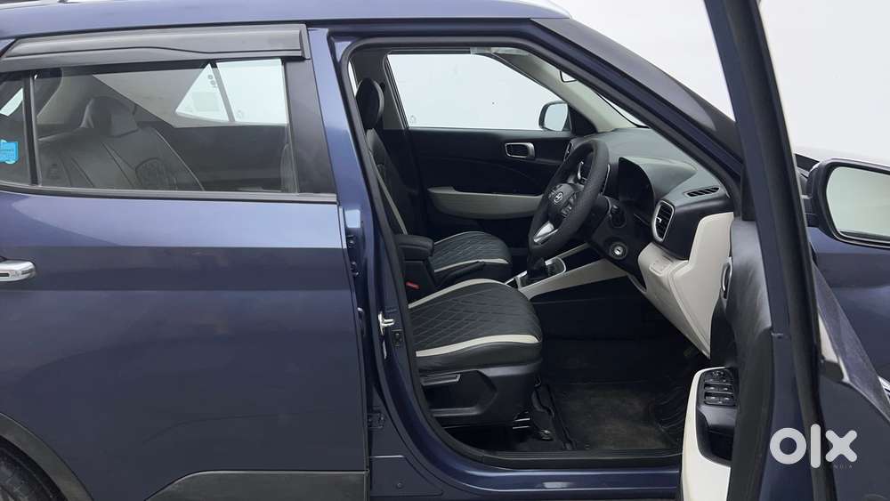 Hyundai Venue 1.2 S (o), 2022, Petrol